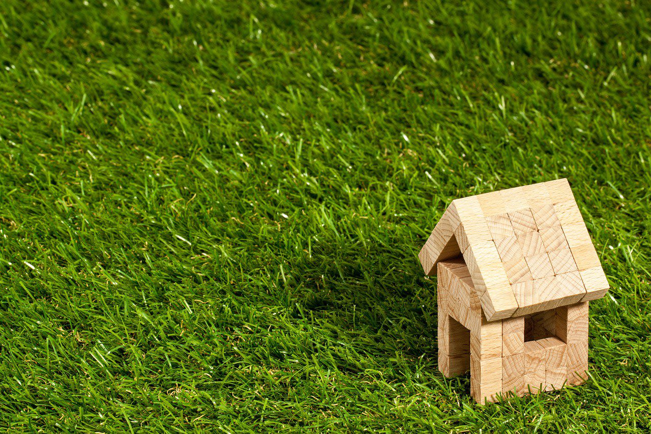 ESTATE PLANNING AND YOUR RESIDENCE: WHEN THE GRASS REALLY IS GREENER! ESTATE PLANNING AND YOUR RESIDENCE: WHEN THE GRASS REALLY IS GREENER!
