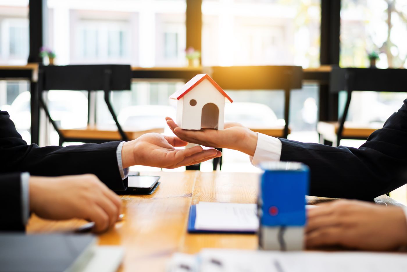 DOES A TRUSTEE HAVE AUTHORITY TO SELL ASSETS?